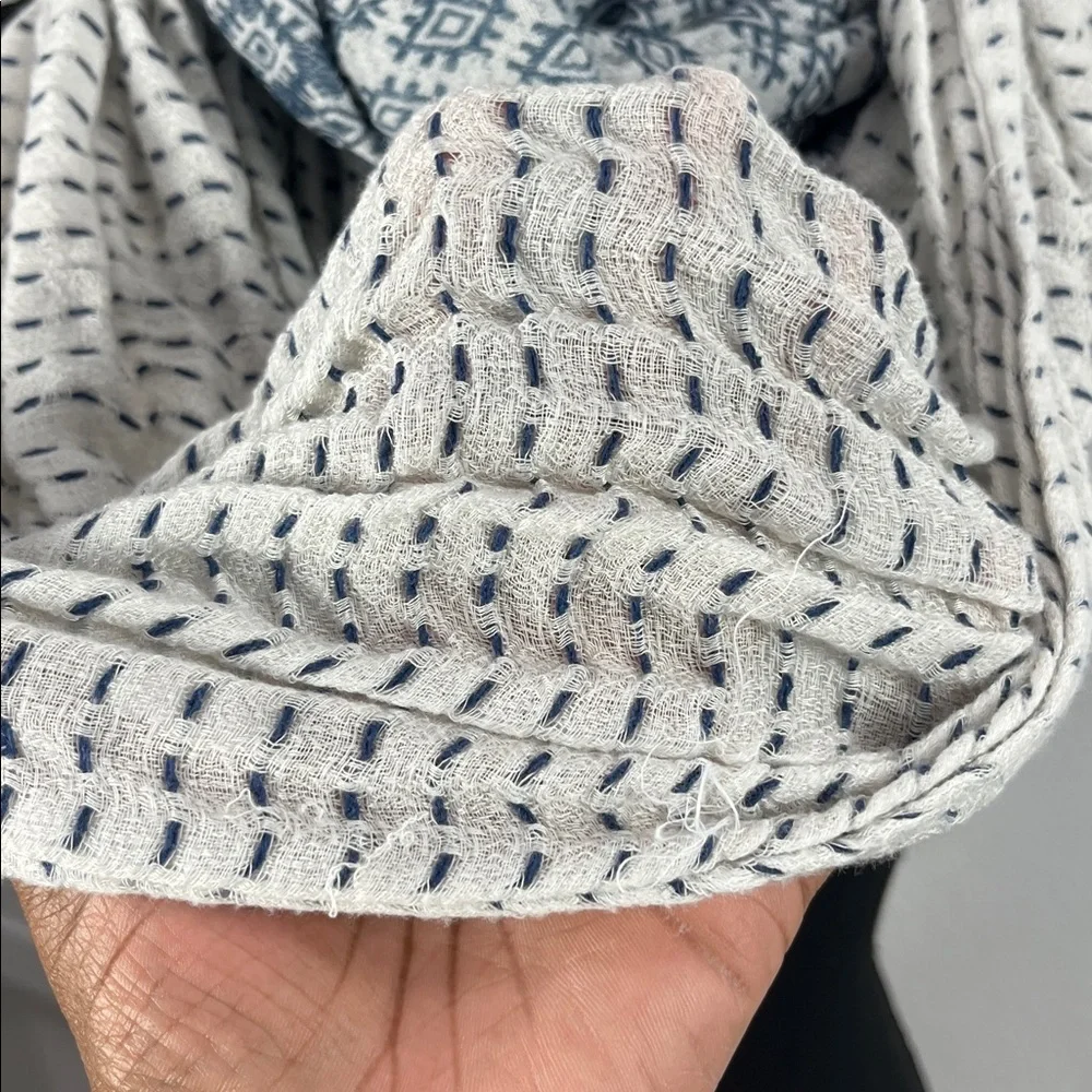 LOFT Women's White Blue Textured Infinity Scarf Geometric Pattern Chic Fall Wear